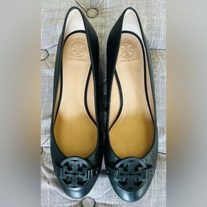 TORY BURCH MILLER BLACK LEATHER WEDGE PUMPS in SIZE 9.5